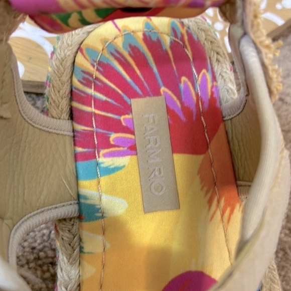 NWT Farm Rio Colorful Toucans Flatform Raffia Velcro Sandal, Size 7. - Picture 8 of 11